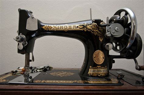 Tempat akhir benang atas 13. Mesin-Jahit-Manual - Fresh Cut Quilts Pattern Co