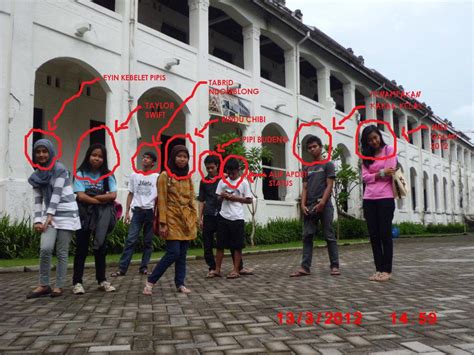 Di bangunan bekas peninggalan belanda tersebut sering ada penampakan makhluk halus. My Blog: classmate :)