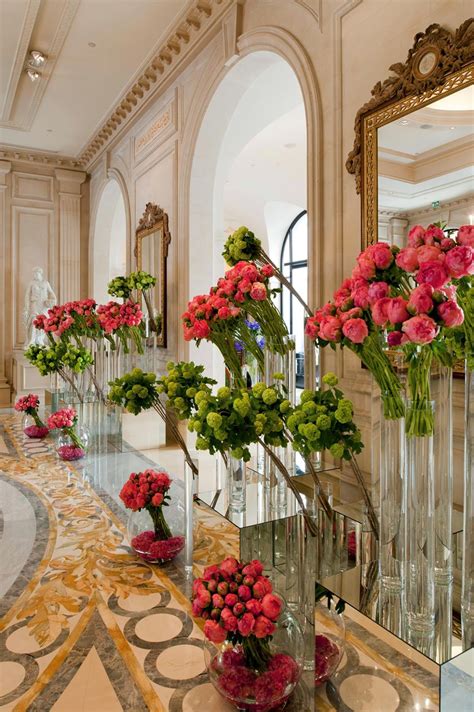 We did not find results for: Passion For Luxury : George V Four Seasons Paris