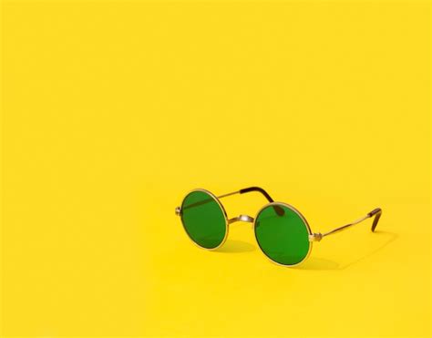 Premium Photo Vintage Fashionable Round Green Sunglasses