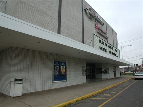 651 kapkowski road, elizabeth, nj 07201. Cineplex Odeon Route 17 Triplex in Paramus, NJ - Cinema ...