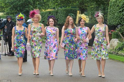 Retro Girl Band The Tootsie Rollers Stand Out Among A Sea Of Grey In