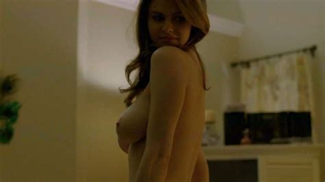 La mejor escena de sexo del año Alexandra Daddario desnuda en True