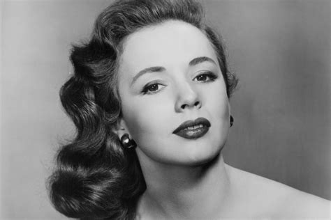 Piper Laurie Oscar Nominee And Star Of Carrie Dies At 91