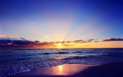 Schöner Sonnenuntergang Sonne Meer Wellen Strand Wolken 2560x1600
