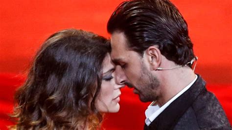 Elisa isoardi e raimondo todaro. Elisa Isoardi viene allo scoperto con Raimondo Todaro: "Mi ...