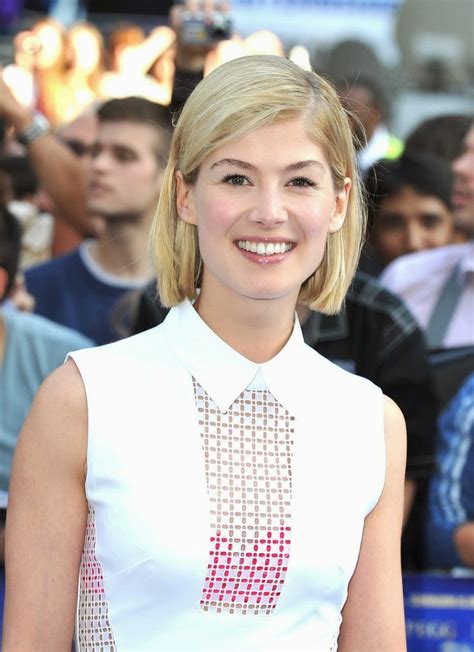 Photos Rosamund Pike At The Worlds End London Premiere
