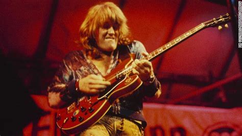Guitarist Alvin Lee Of Woodstock Fame Dies At 68 Cnn Alvin Lee