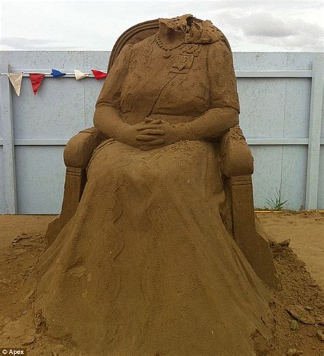 Off With Her Head Police Called In After Vandals Behead Sand Sculpture