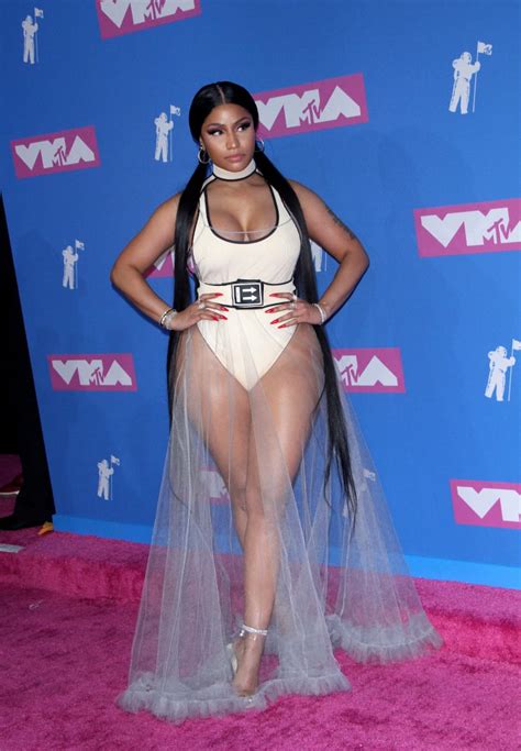 Nicki Minaj Measurements Height Weight Bra Breast Size And More