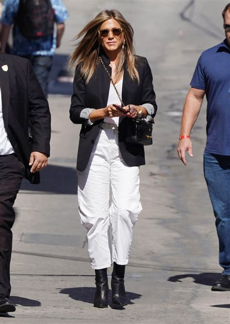 Jennifer Anistons White Cargo Pants Popsugar Fashion Photo 17
