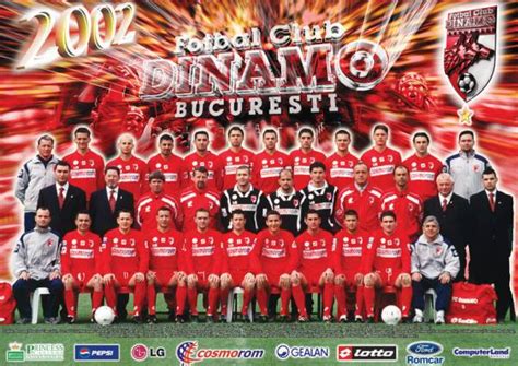 Tricoul este semnat de toti jucatorii echipei dinamo bucuresti. dinamo bucuresti - zamfiroiucristian