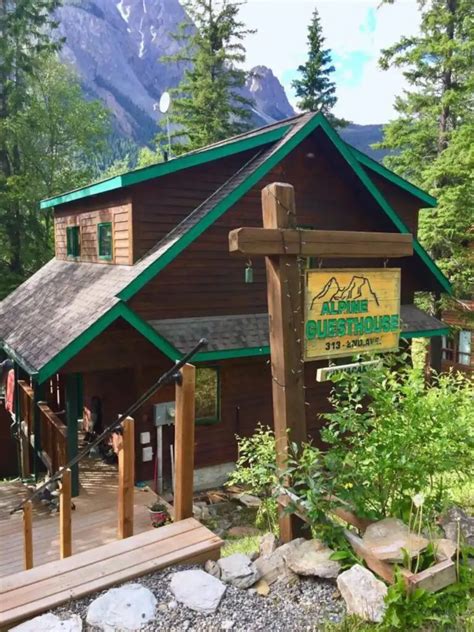 22 Best Vacation Homes Vrbos And Airbnbs In Banff For 2023 With Hot