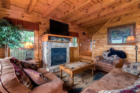 All of the cabins offer the same conveniences and amenities of a hotel room along with the privacy of a log home. Rustic log cabin with private hot tub and panoramic Smoky ...