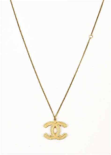 Gold Toned Chanel Textured Cc Logo Pendant Chain Necklace Chanel