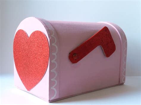Hersandhis Diy Valentine Mailbox