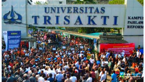 Universitas Surapati Free