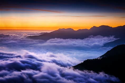 Atardecer En La Montaña Exotic Clouds Stock Photos Sunset Views