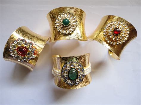 Here are some interesting gift ideas for an indian wife that you can buy. Indian Favors for Guests : Return Gift ideas for Wedding