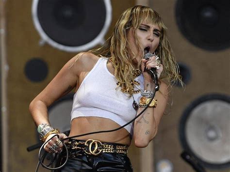 Miley Cyrus Settles 430m Song Lawsuit Bay Post Moruya Examiner