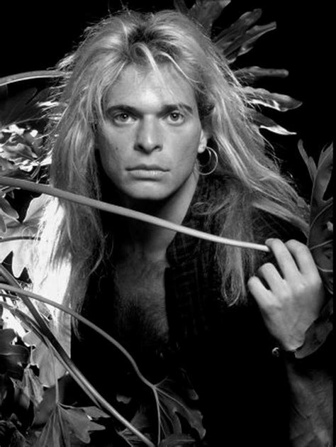 His legendary performances coupled with over the top flashy stagewear helped van halen set the world on fire. David Lee Roth ️ (With images) | David lee roth, Van halen ...