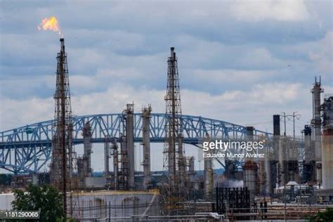 Oil Refinery Explosion Photos And Premium High Res Pictures Getty Images