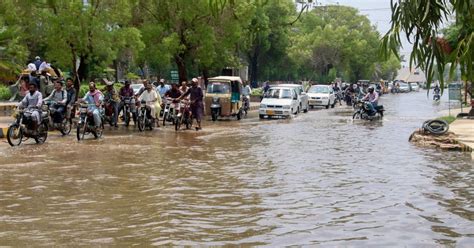12 Killed As Flooding Paralyses Pakistans Karachi New Straits Times