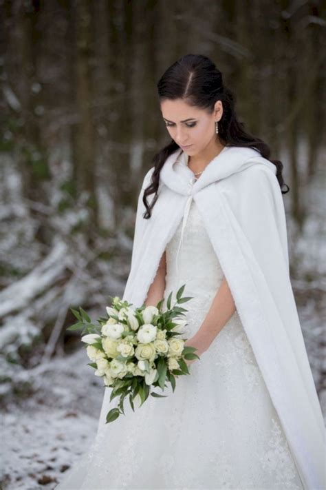 Awesome Wedding Coats For Winter Brides Best 23 Pictures Wedding