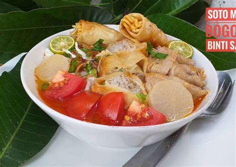 Soto mie, soto mi, (atau disebut mee soto di malaysia dan singapura) (aksara sunda baku: Resep Soto Mie Bogor + Risol Garing oleh Binti Sae - Cookpad