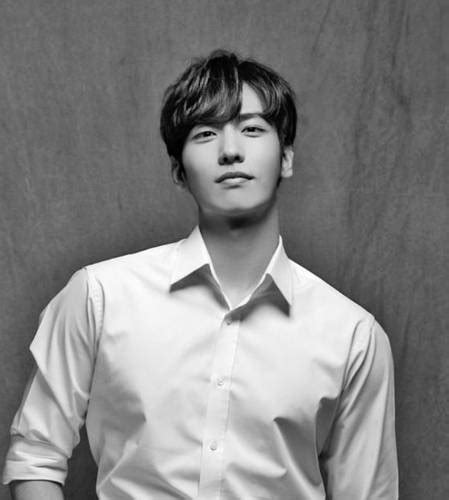Lee Ji Han South Korean Actor Killed In Itaewon Human Stampede In Seoul American Chronicles