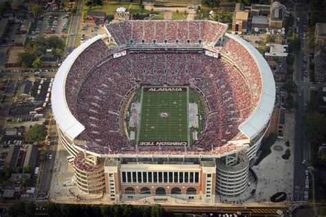 The 10 Best College Stadiums In The Country Infograph
