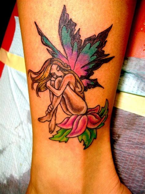 Ogni tatuaggio dovrebbe avere particolare valore sentimentale e significato di persona che lo indossa. 98 Tatuaggi di ninfe, fate e altre creature
