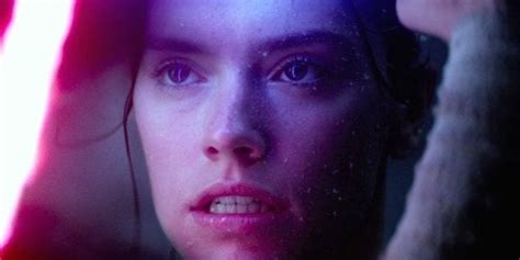 Star Wars The Rise Of Skywalker Star Daisy Ridley Teases Reys Dark Side