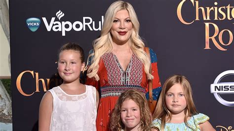 Tori Spelling Shares Sweet Throwback With Her Mother After Turbulent Year