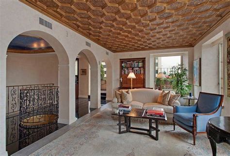 Now that open floor plans are the new normal, we all want to find ways to define the separate spaces, while still allowing open rooms. 10 Beautiful Living Rooms with Coffered Ceilings