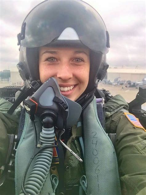 The Fighter Pilot Piloto De Ca A Mulheres Militares For A Aerea