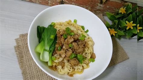 Jun 06, 2021 · dikutip dari buku resep mi & pasta favorit oleh ide masak terbitan pt gramedia pustaka, berikut jenis mi yang sering digunakan pada masakan asia. Resep Mie Ayam sederhana rasa Istimewa - YouTube