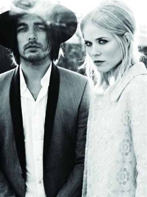 Ilse delange weiß durchaus, dass man seine größten helden eigentlich nicht treffen sollte. Common Linnets, die ESC-Zweiten: Von wegen Ruhe nach dem ...