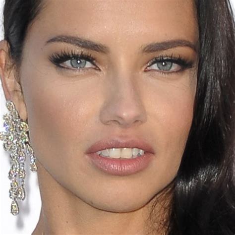 Adriana Lima S Makeup Photos Products Steal Her Style Page