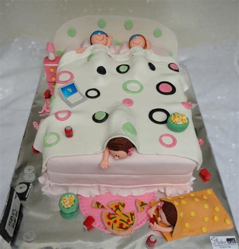 Slumber Party Cake Decorated Cake By Paladarte El Cakesdecor