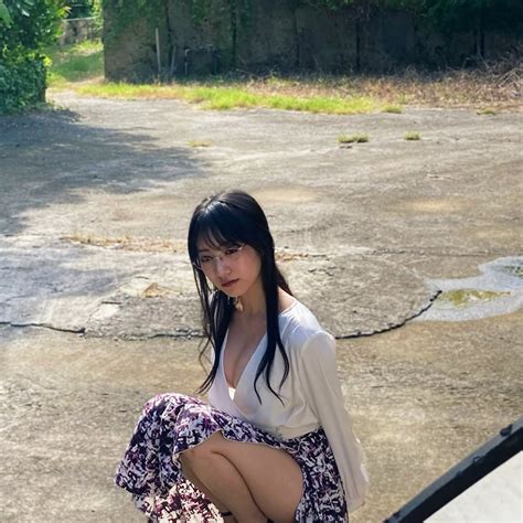 Pixiv is an illustration community service where you can post and enjoy creative work. NMB48 横野すみれ、太もものスリットと大胆V字ネックがセクシー ...