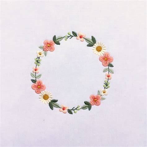 Machine Embroidery Design Small Floral Wreath Dainty Boho Etsy In