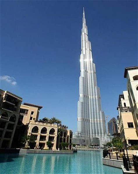 Record Battu à Dubaï La Tour Khalifa Culmine à 828 Mètres