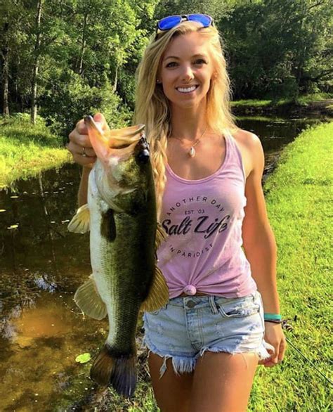 Top Pictures Pictures Of Women Fishing Superb