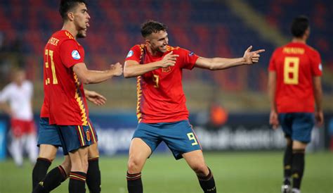 De har en stor stjerne i robert lewandowski, men det var skuffende, hvad polen leverede karantæner: U21-EM: Spanien deklassiert Polen, Italien muss trotz Sieg ...