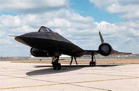 Now you can download a great blackbird screensaver that contains 170 images. Lockheed SR-71 Blackbird : l'aéronef le plus rapide du ...