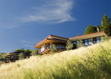 15 Hillside Homes That Know How To Embrace The Landscape
