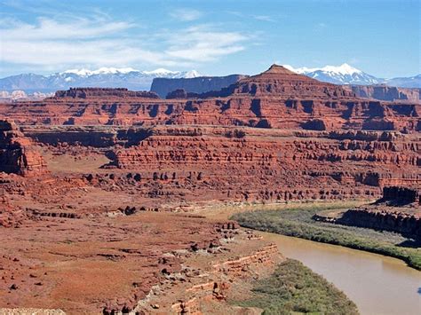 river runs through it utah national parks canyonlands national park canyonlands