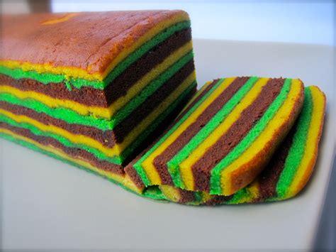 Keklapis #keklapissarawak #layeredcake kek lapis cheese oreo kek lapis ni antara kek yang memerlukan kek oreo 3 bahan rasa macam kek coklat moist cake | oreo cake #sisdamia hai. Harga Kek Lapis Sarawak | klapissarawak