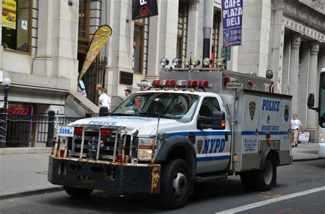 Nypd Esu Truck 10 With Images Emergency Vehicles Police Cars Ford